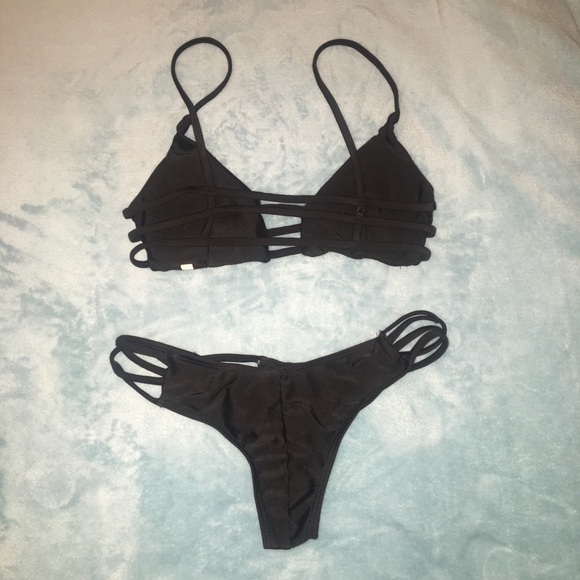 Black Strapy Bathing Suit Set - Picture 4 of 4